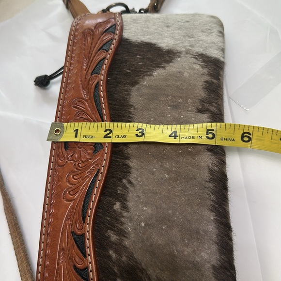 American Darling Crossbody Bag - Picture 6 of 8